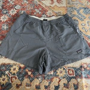 Women’s Patagonia Baggies- size small